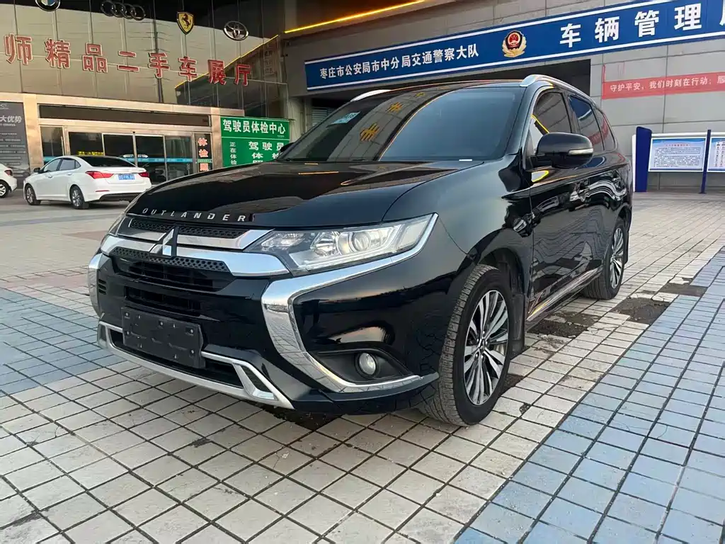 Mitsubishi Outlander 2022