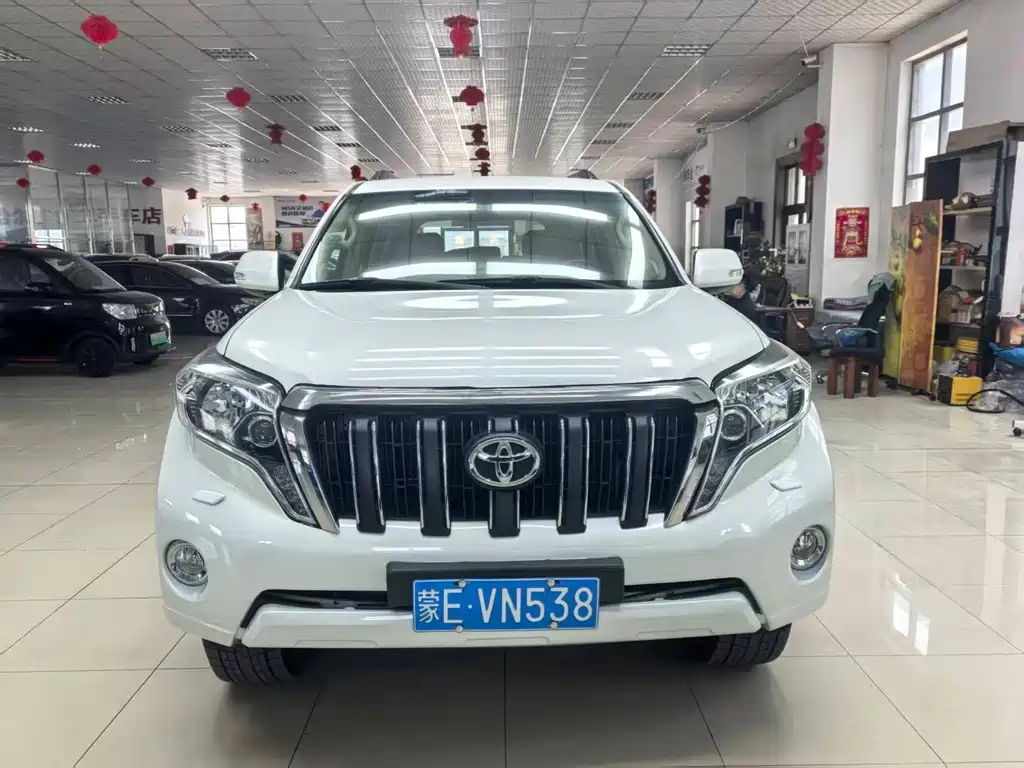 Toyota Land Cruiser Prado 2010 2.7L AT Standard