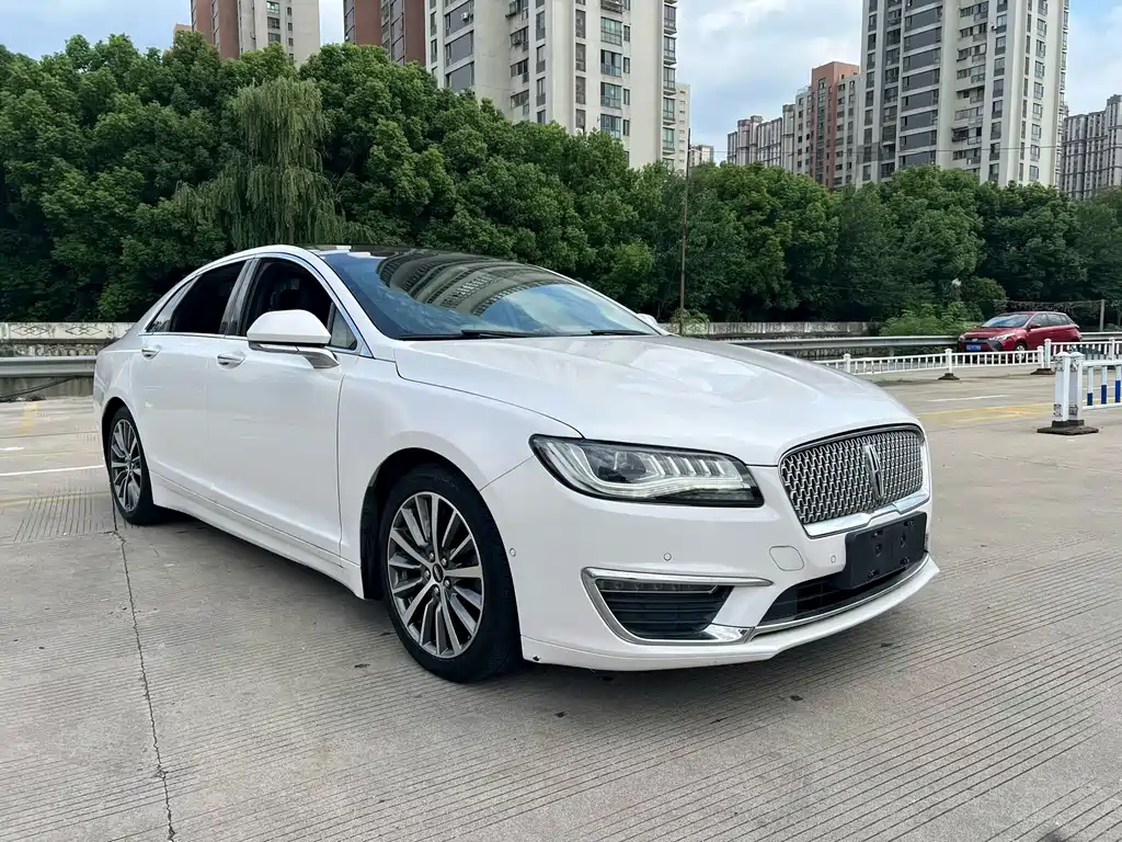 Lincoln MKZ — миниатюра 3