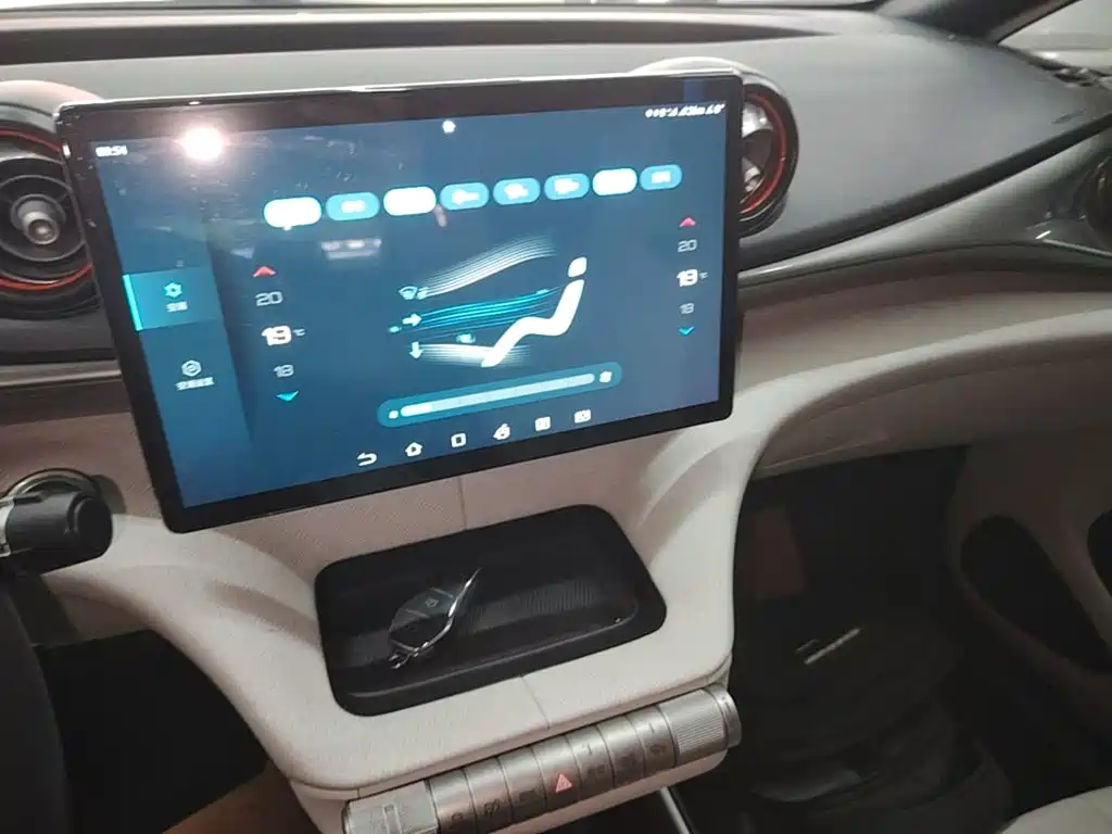 BYD Dolphin — миниатюра 13
