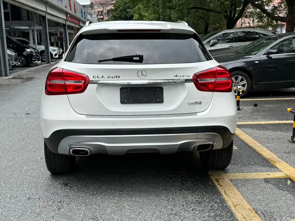 Mercedes-Benz GLA 2016 GLA 220 4MATIC Luxury