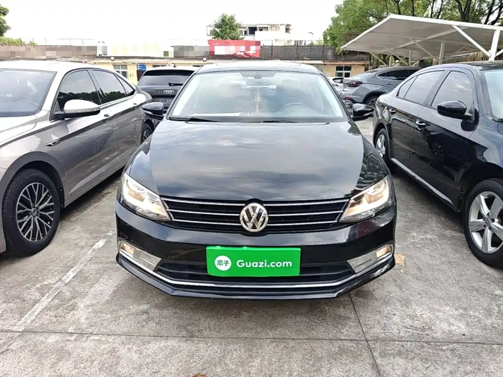 Volkswagen Sagitar 2018 1.6L AT Comfort