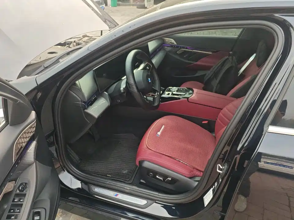 BMW 5 Series — миниатюра 2