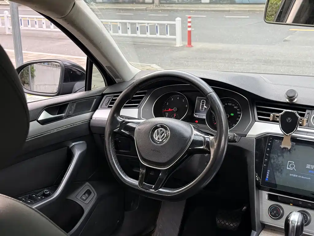 Volkswagen Magotan — миниатюра 6