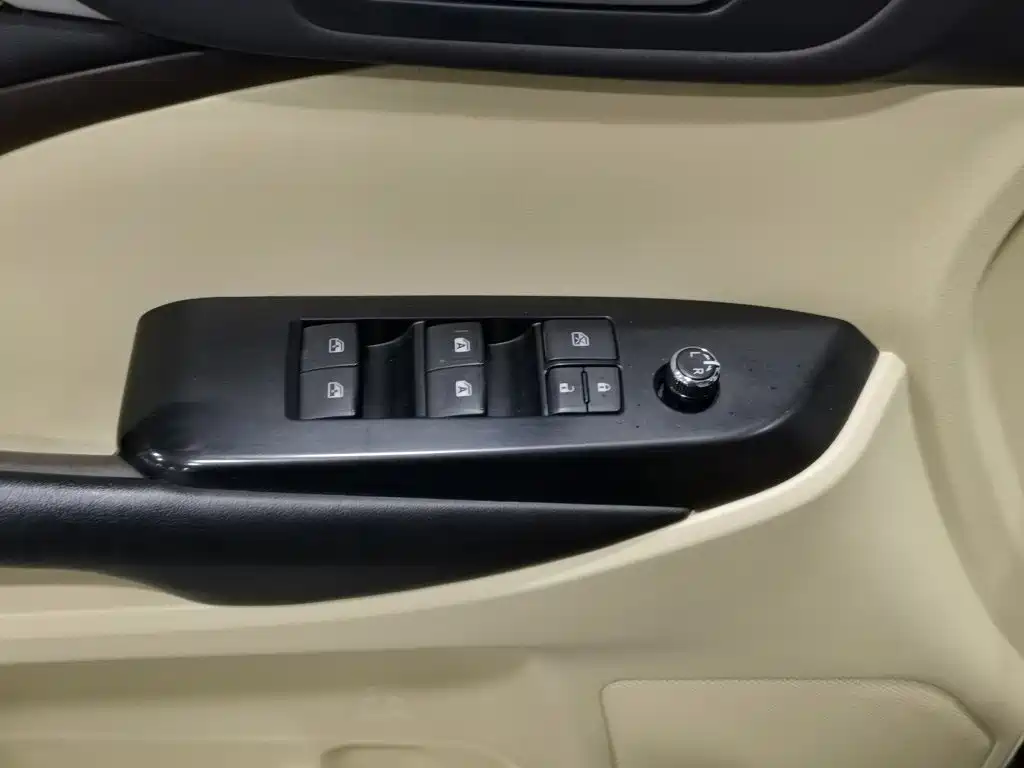 Toyota Highlander — миниатюра 9