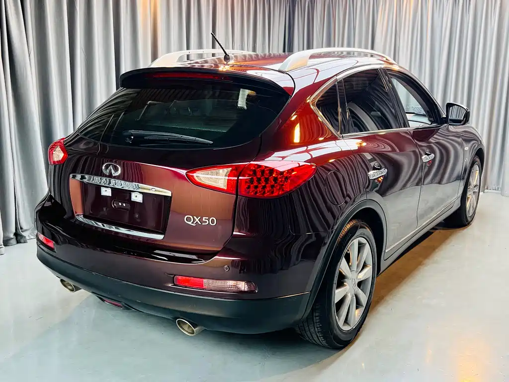 Infiniti QX50 2013 2.5L