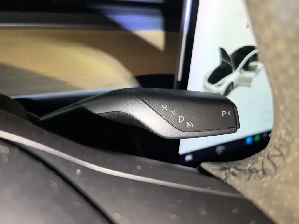 Tesla Model 3 — миниатюра 10