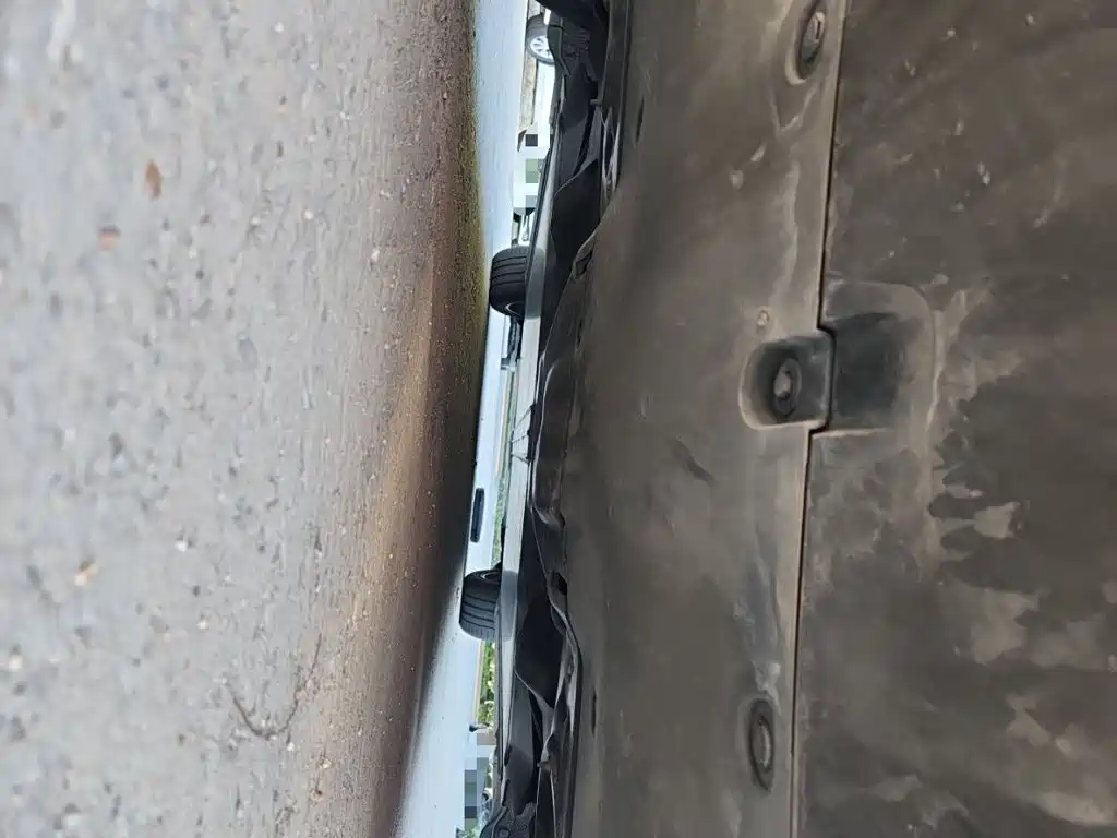 Tesla Model Y — миниатюра 25