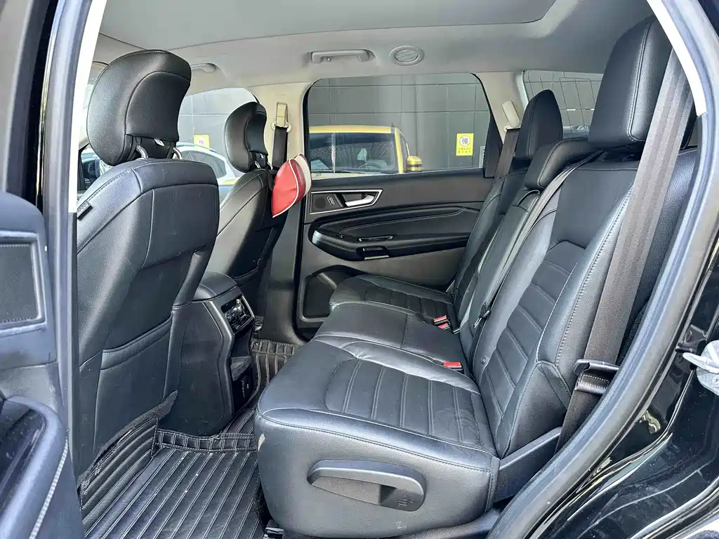 Ford Edge — миниатюра 6