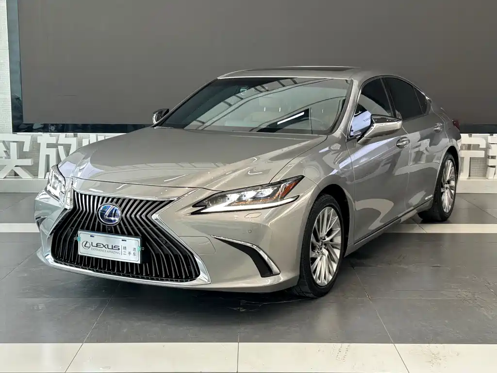 Lexus ES 2021