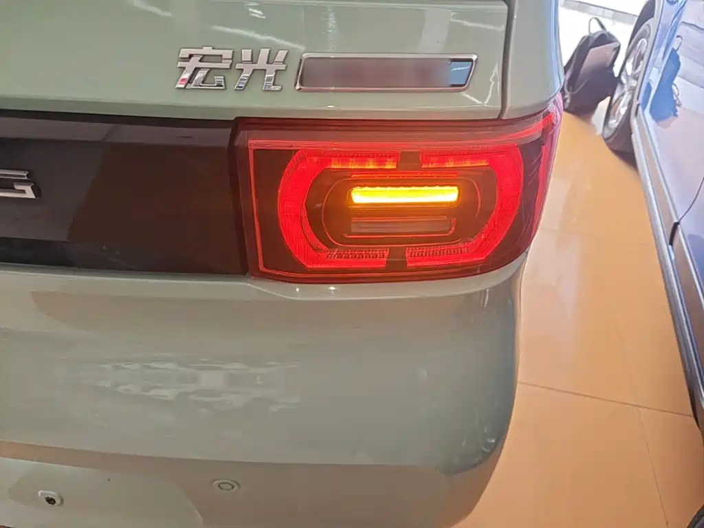 Wuling MINIEV — миниатюра 8