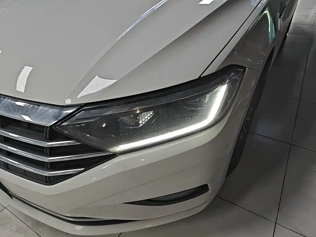 Volkswagen Sagitar — миниатюра 24