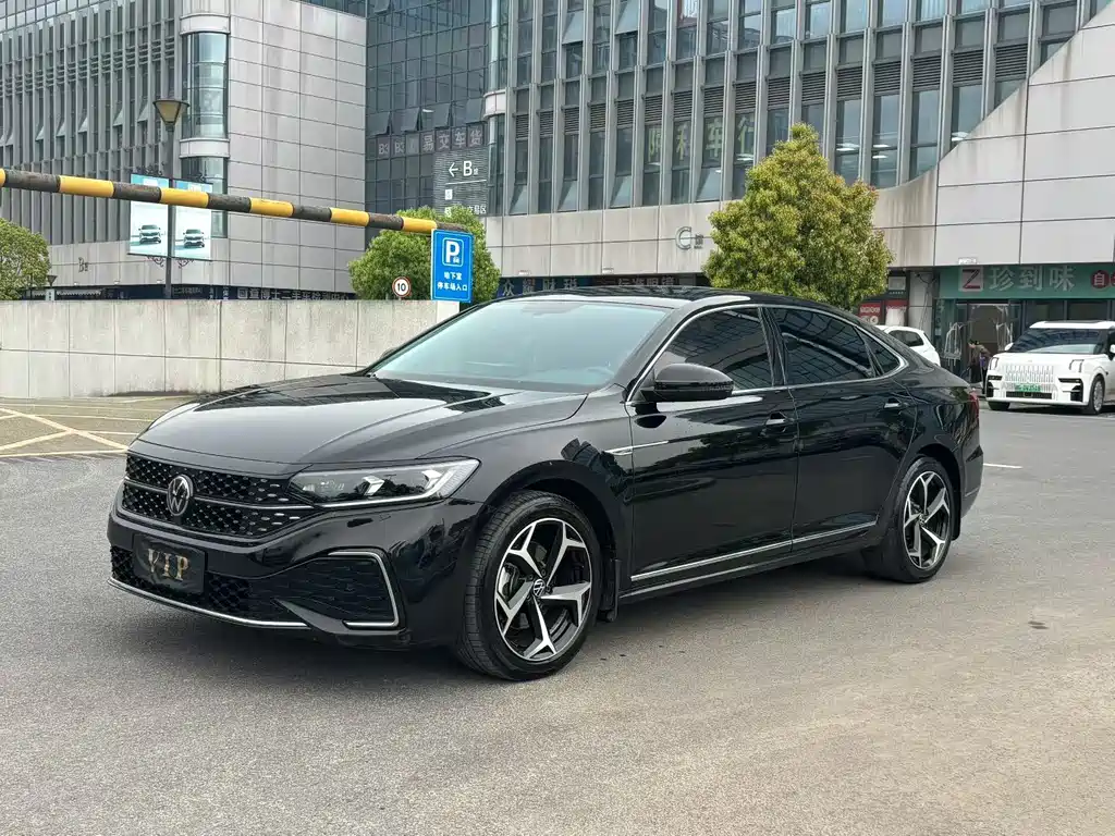Volkswagen Passat 2024