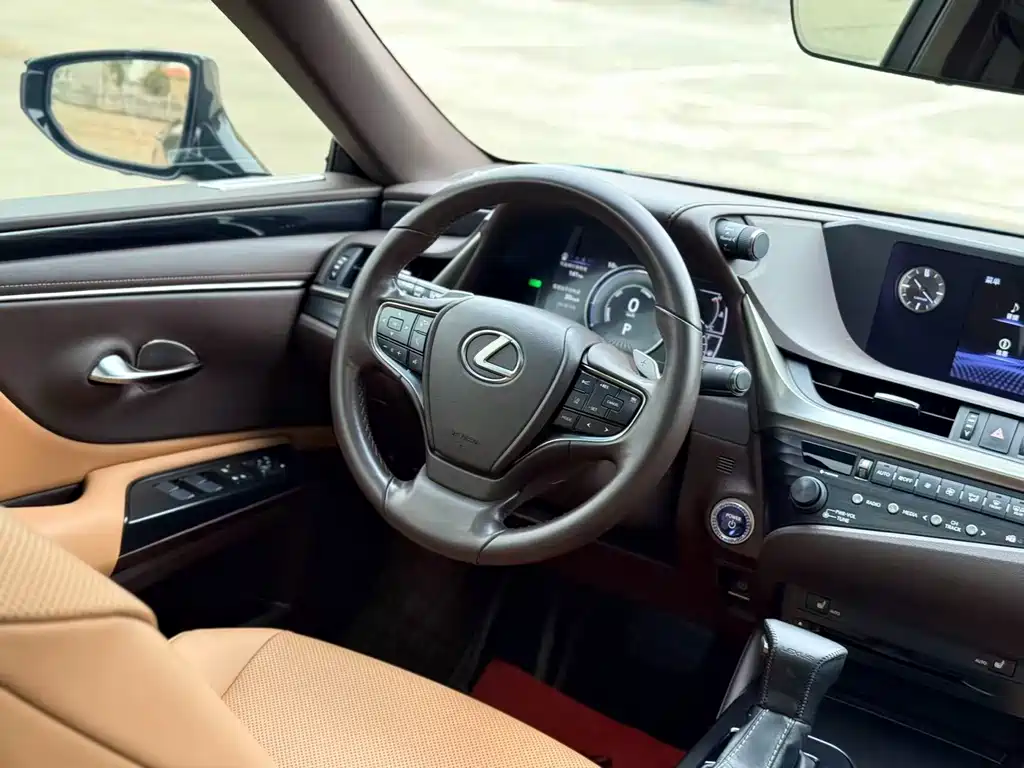 Lexus ES — миниатюра 10