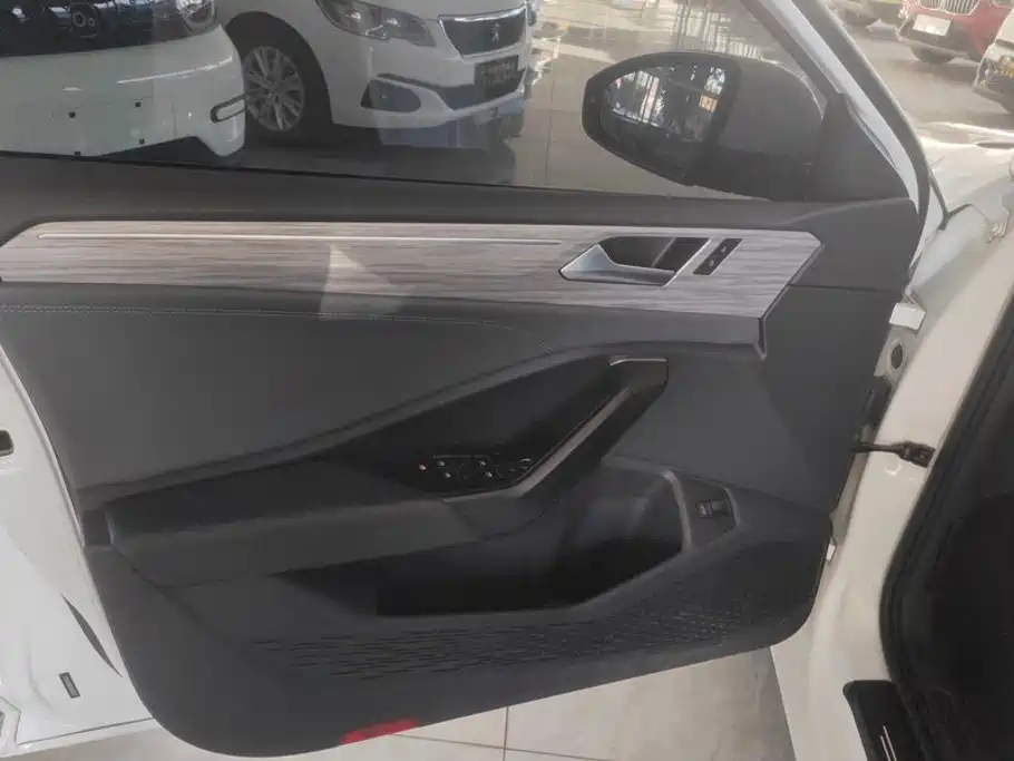 Volkswagen Sagitar — миниатюра 7