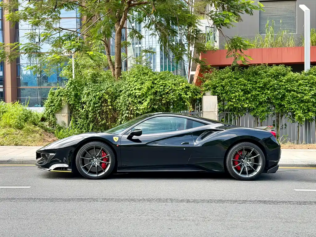 Ferrari 488 — миниатюра 13