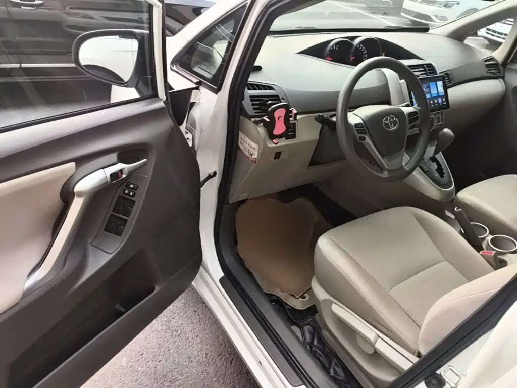 Toyota Verso — миниатюра 16