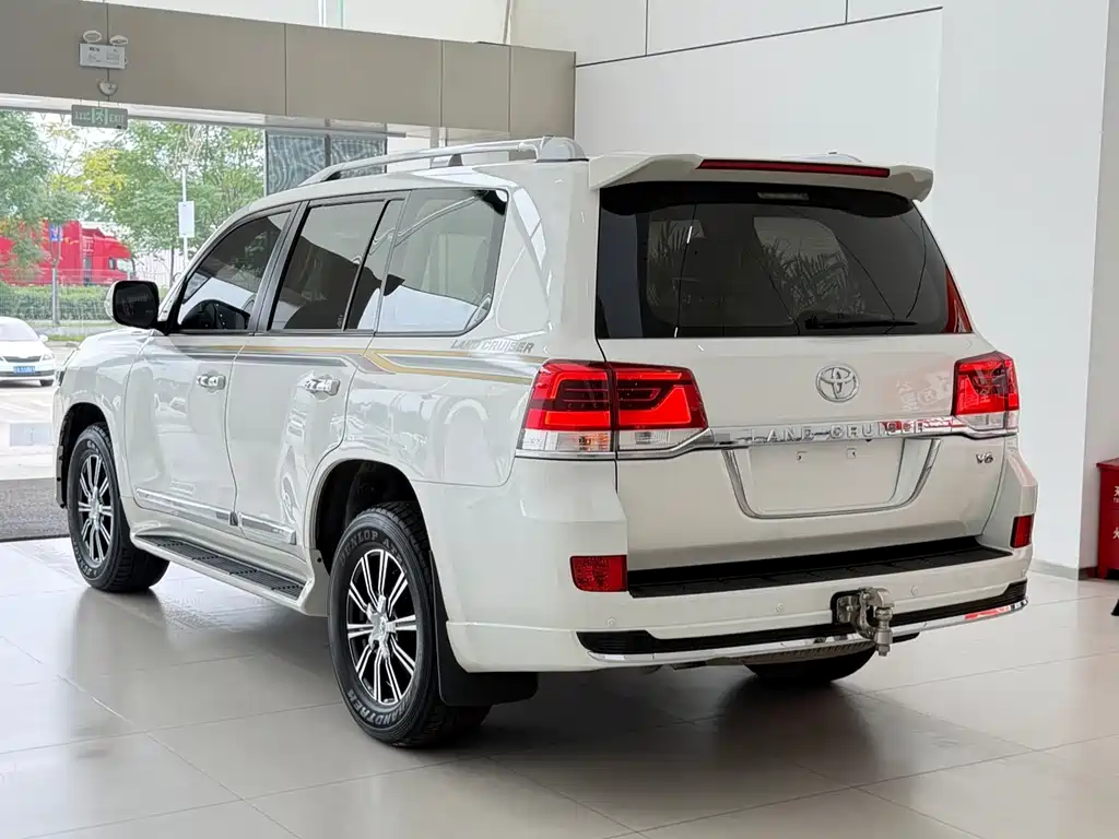 Toyota Land Cruiser — миниатюра 11