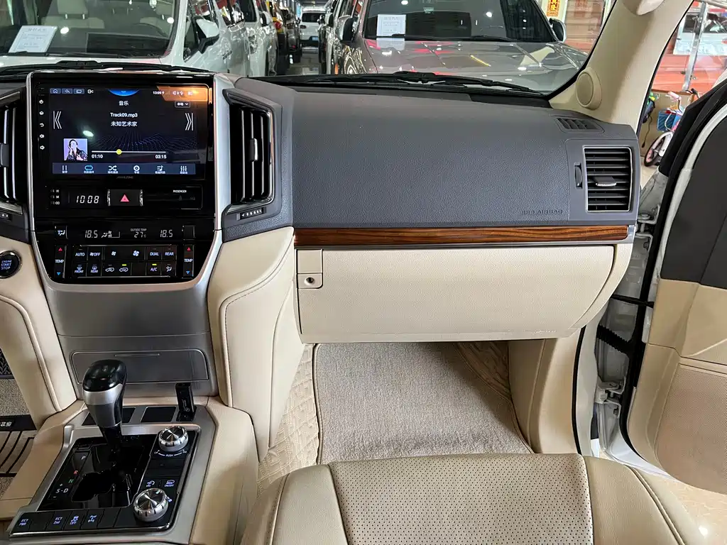 Toyota Land Cruiser — миниатюра 14