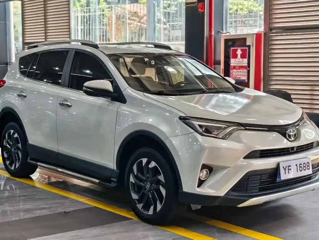 Toyota RAV4 — миниатюра 3