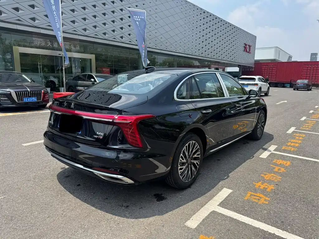 Hongqi H5 2025 2.0T AT