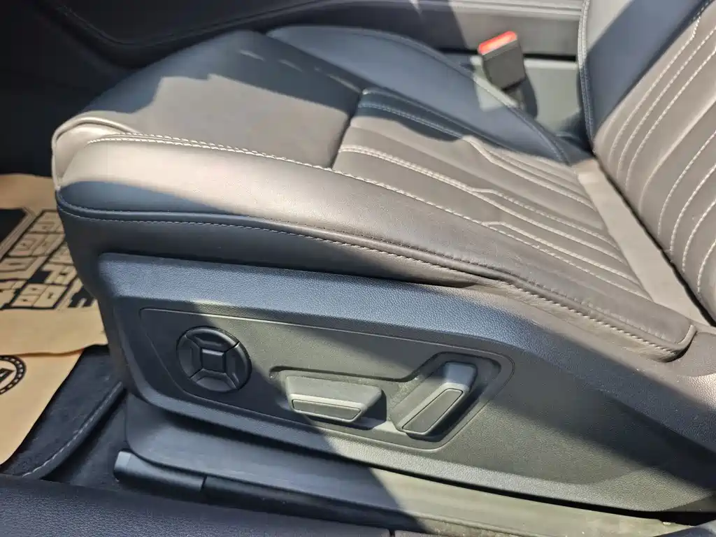 Audi A6L — миниатюра 7