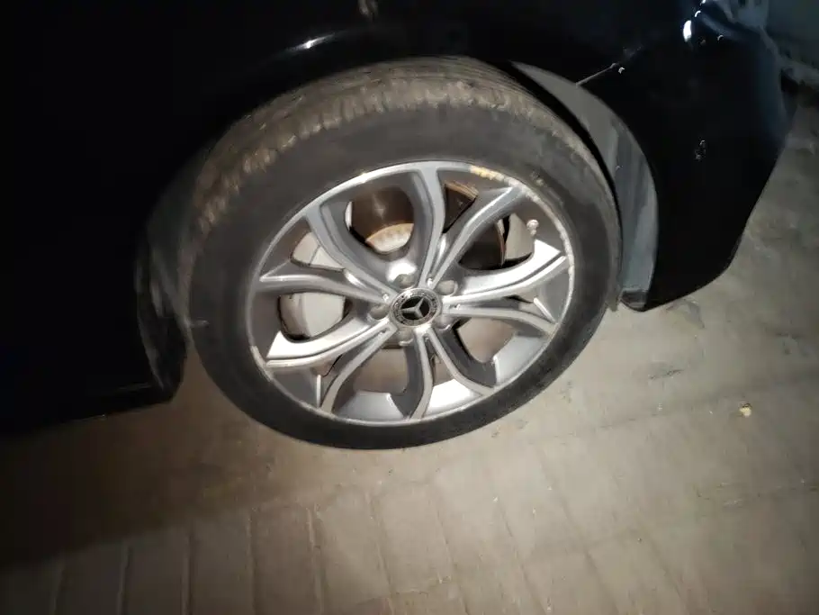 Mercedes-Benz E-Class — миниатюра 6