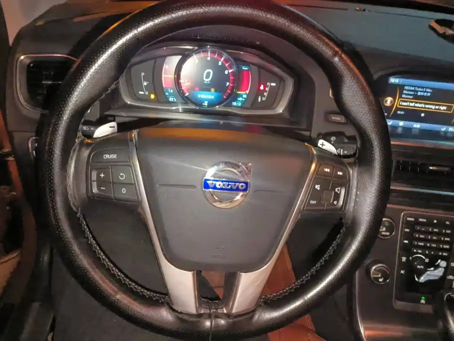 Volvo S60 (Import) — миниатюра 15