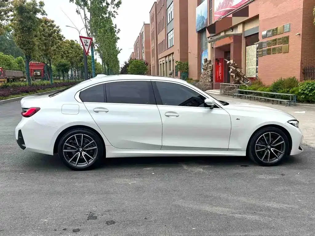 BMW 3 Series — миниатюра 7
