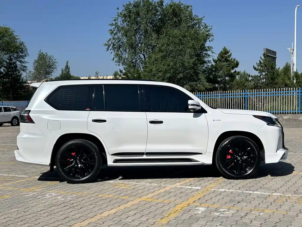 Lexus LX — миниатюра 5