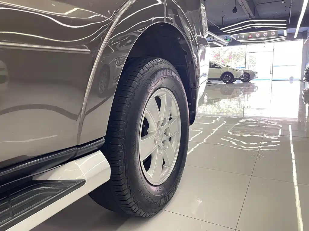 Mitsubishi Pajero (Import) — миниатюра 42