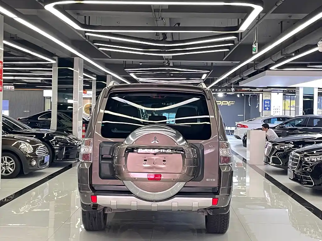 Mitsubishi Pajero (Import) — миниатюра 53