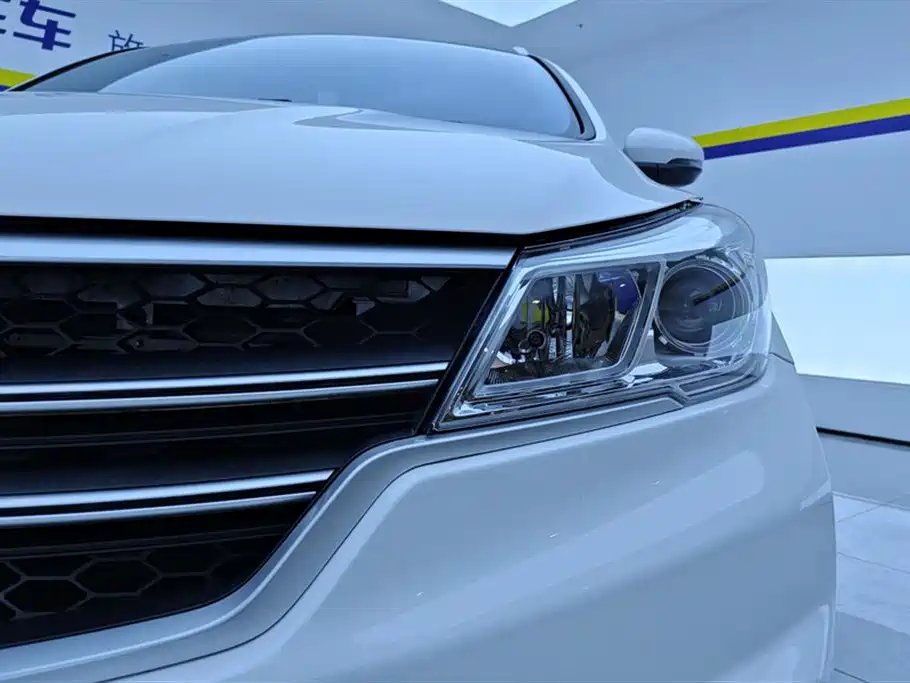 Baojun 730 2021 1.5L MT Fashion 7 мест