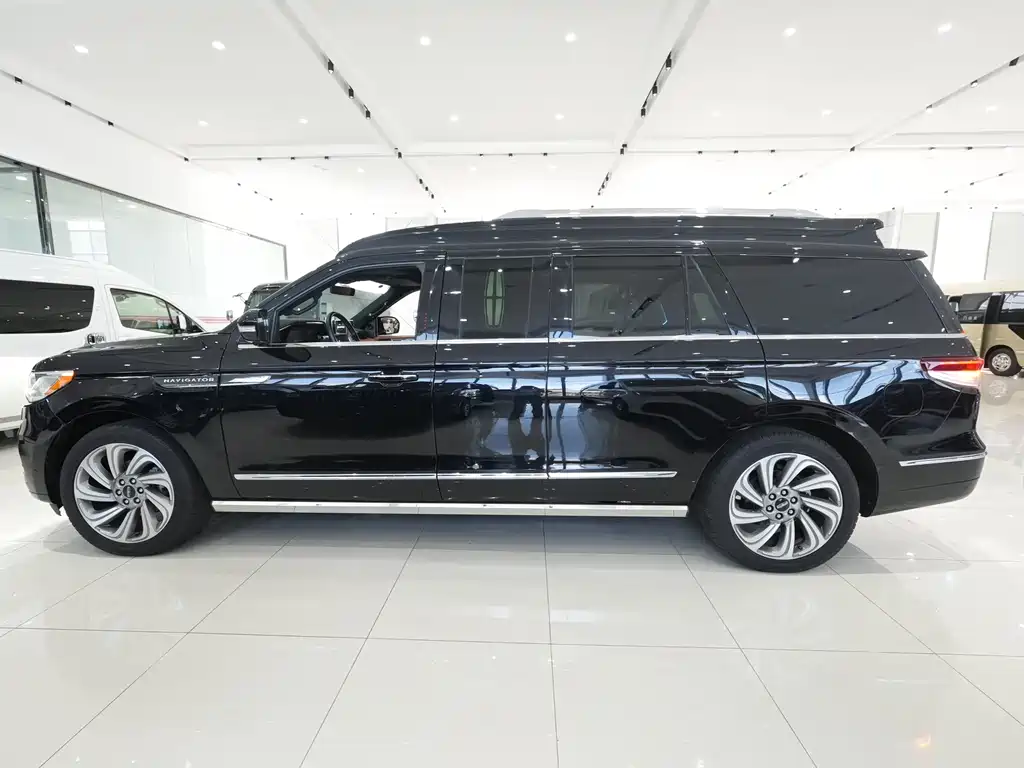 Lincoln Navigator 2024 3.5T AT