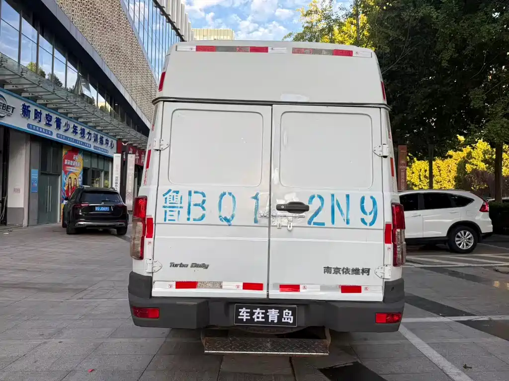 IVECO Daily — миниатюра 10
