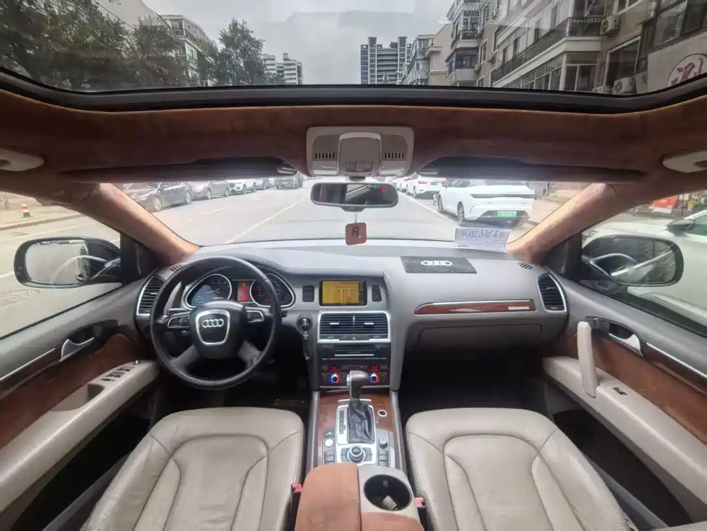 Audi Q7 — миниатюра 7
