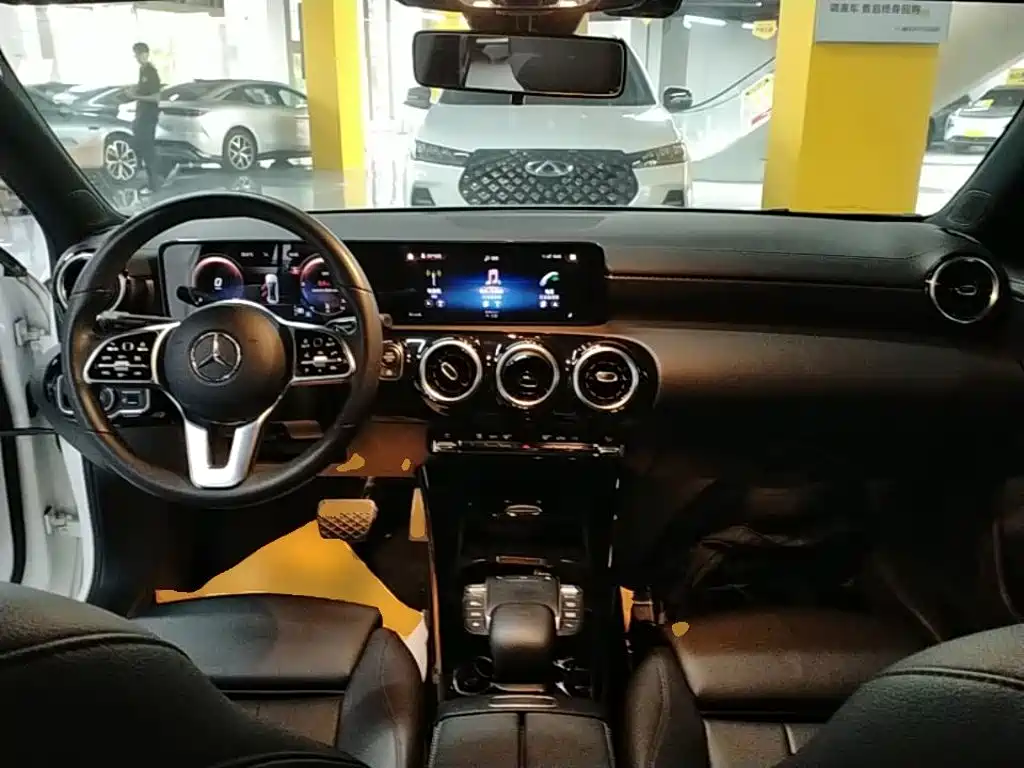 Mercedes-Benz A-Class — миниатюра 10