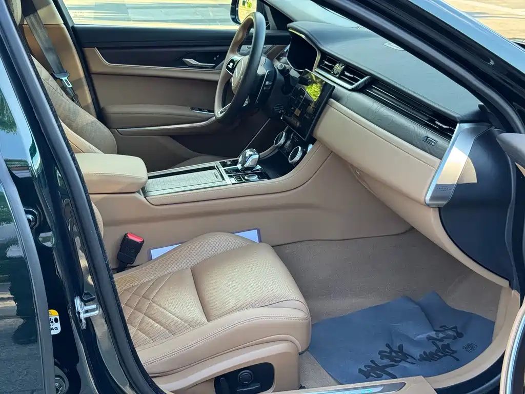 Jaguar XFL — миниатюра 9