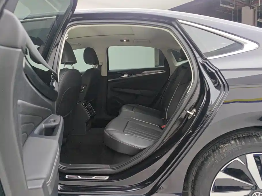 Volkswagen Passat — миниатюра 11