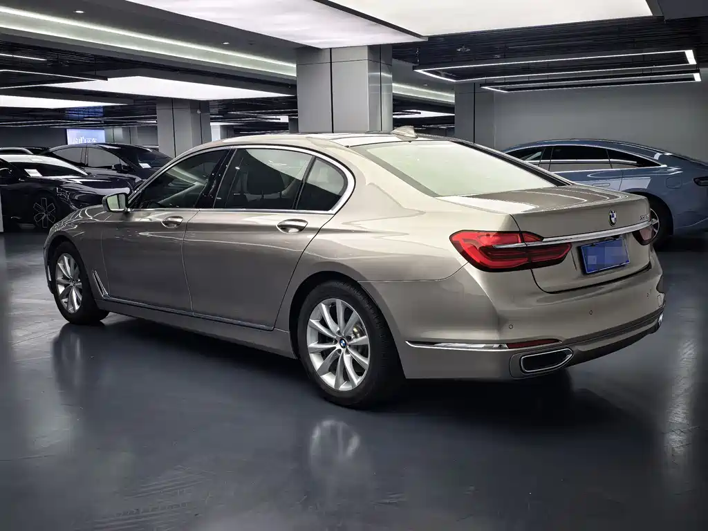 BMW 7 SERIES