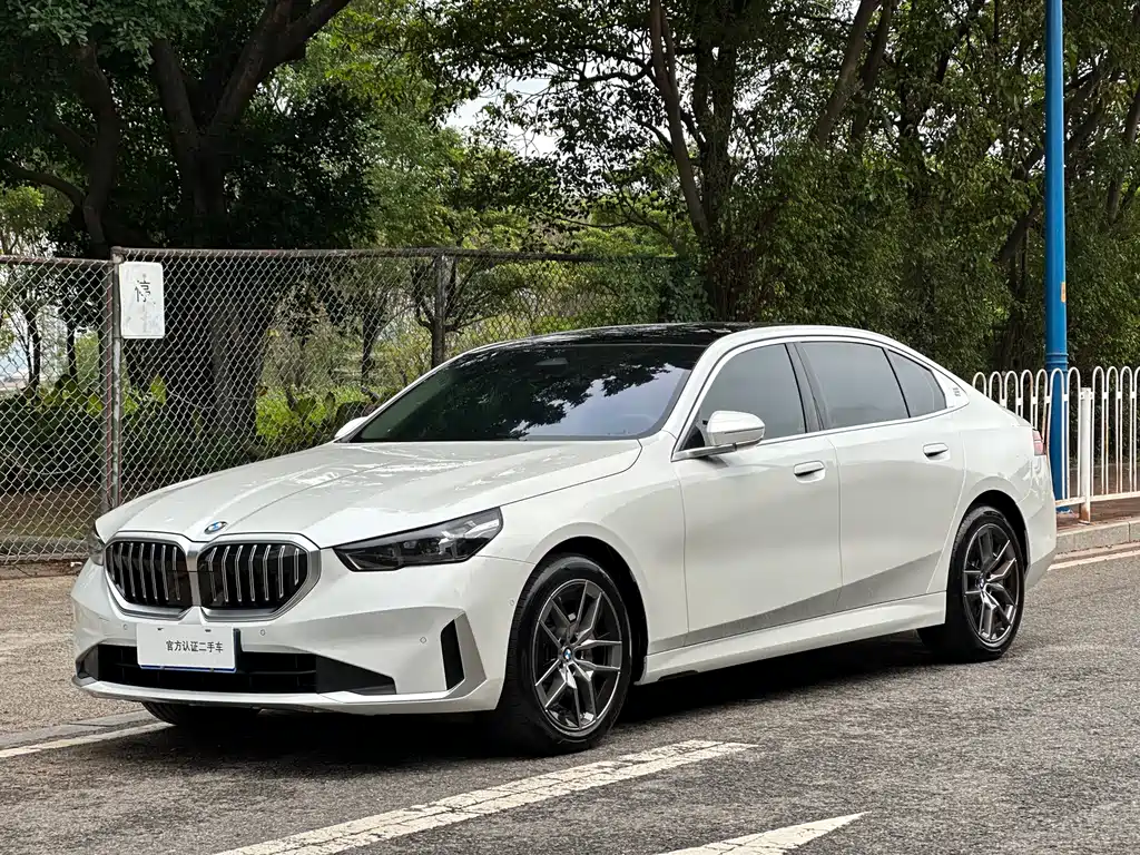BMW 5 Series 2025