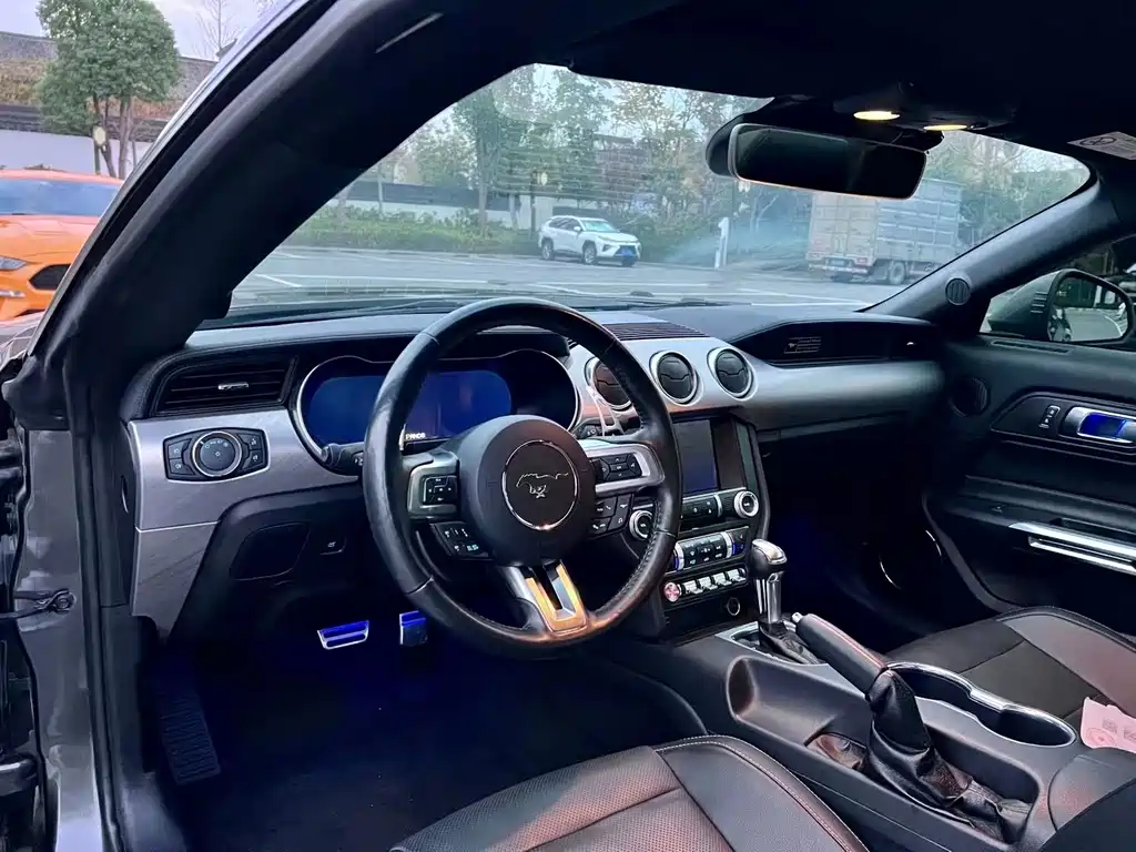 Ford Mustang — миниатюра 6
