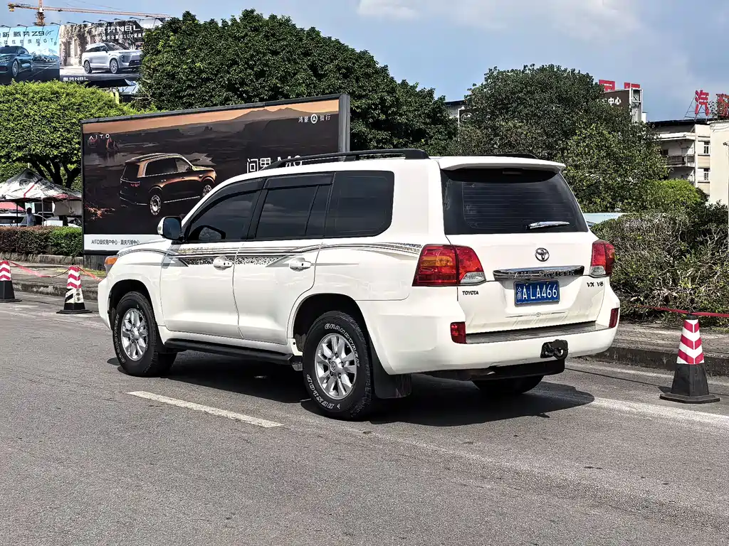 Toyota Land Cruiser 2012 4.0L AT VX