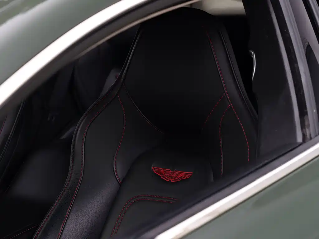 Aston Martin Rapide — миниатюра 15