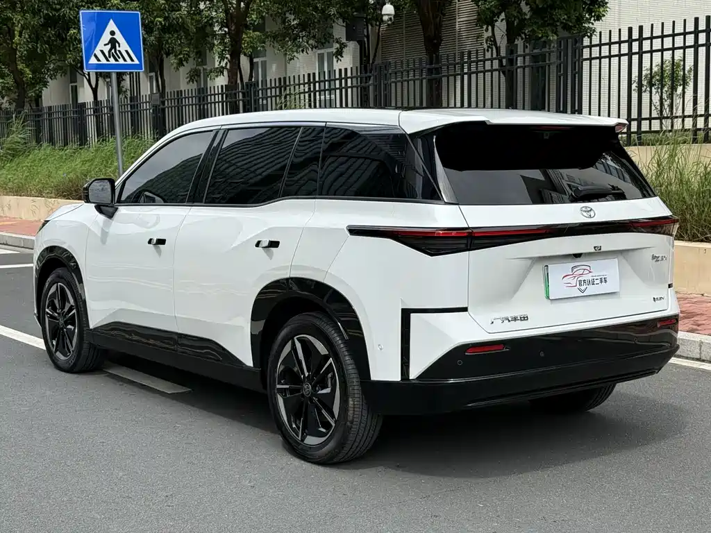 Toyota bZ3X — миниатюра 18
