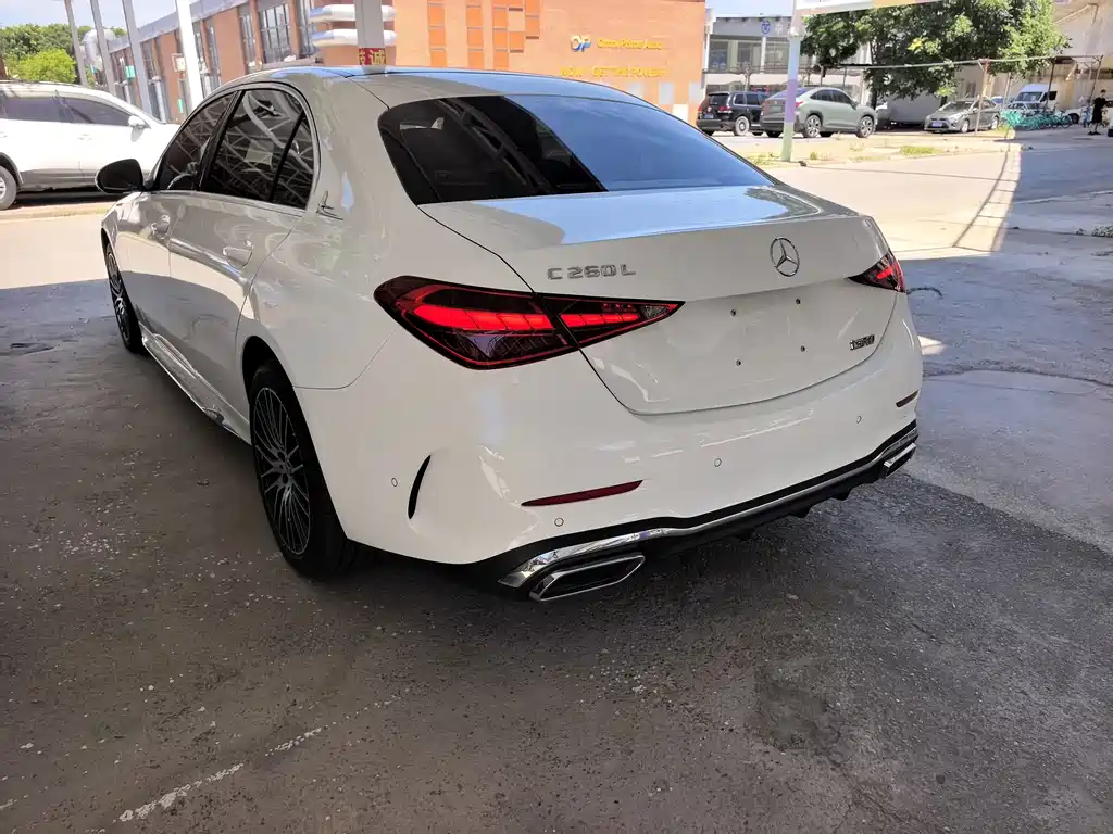 Mercedes-Benz C-Class — миниатюра 14
