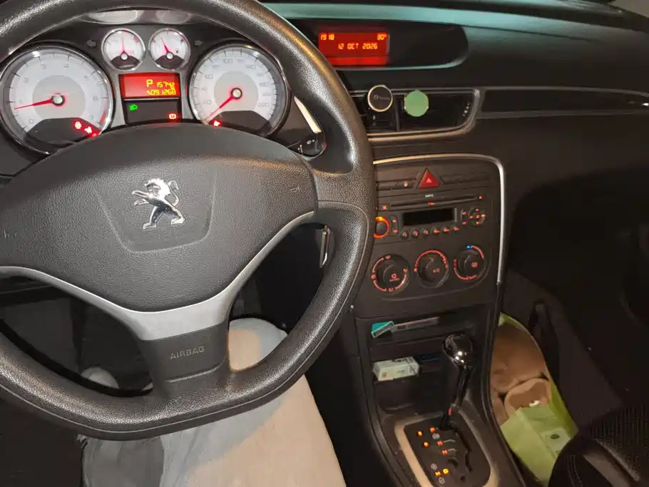 Peugeot 308 — миниатюра 11