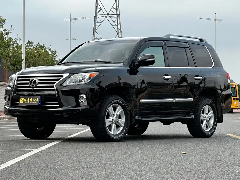 Lexus LX 2015