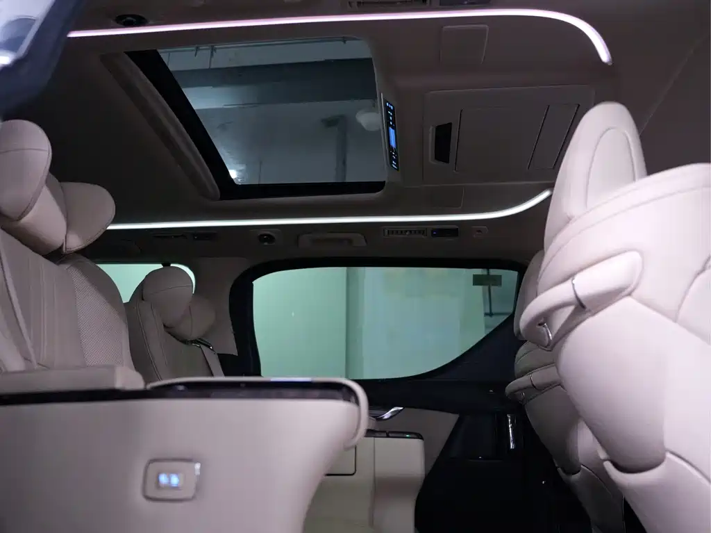 Toyota Alphard — миниатюра 19