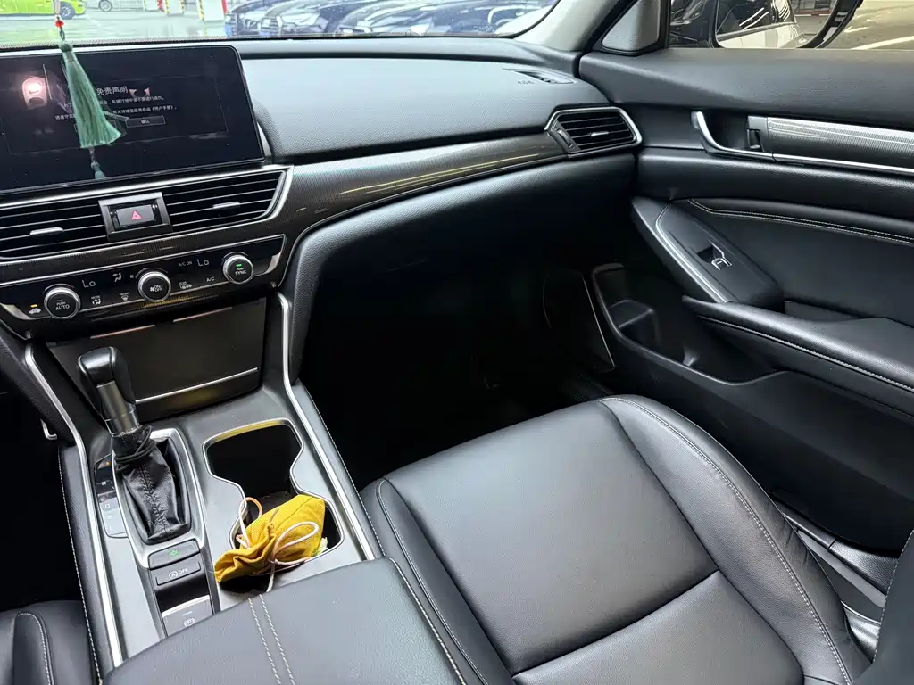 Honda Accord — миниатюра 16